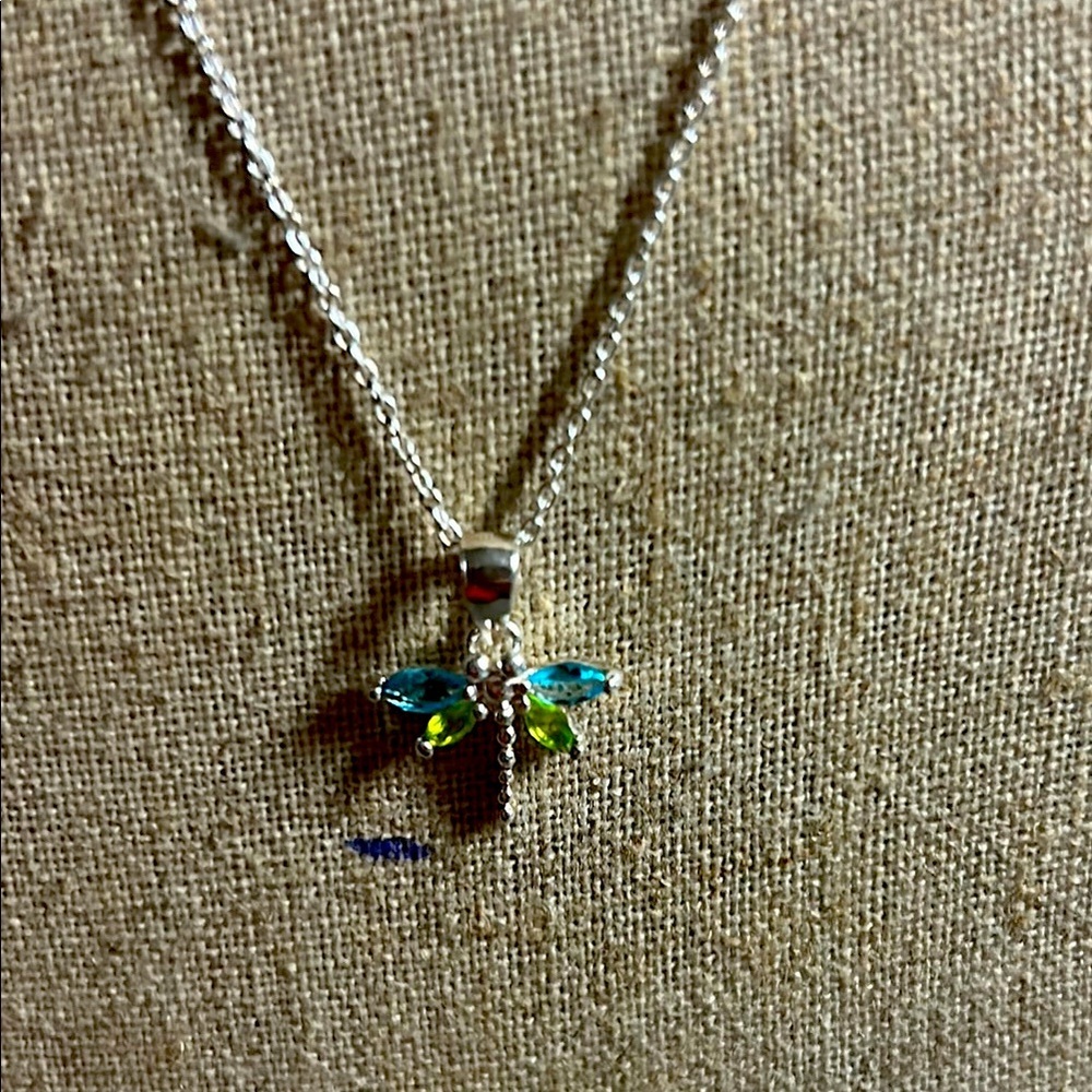 Elegant Silver Dragonfly Pendant Necklace‎